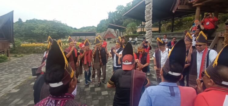 Ekspedisi Toba- HPN 2023: Dua Pengurus SMSI Sumut Ditambali Marga Batak