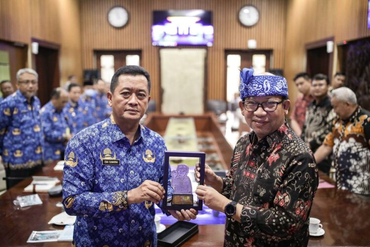 Kota Bandung Tertarik Pengolahan Sampah Gibrik Mini Banyumas