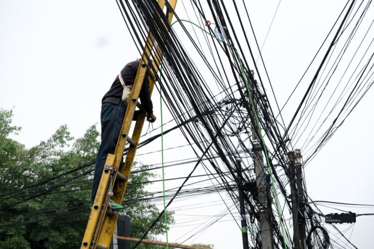 Pemkot Bandung Tegaskan Relokasi Kabel Udara ke Jaringan Bawah Tanah
